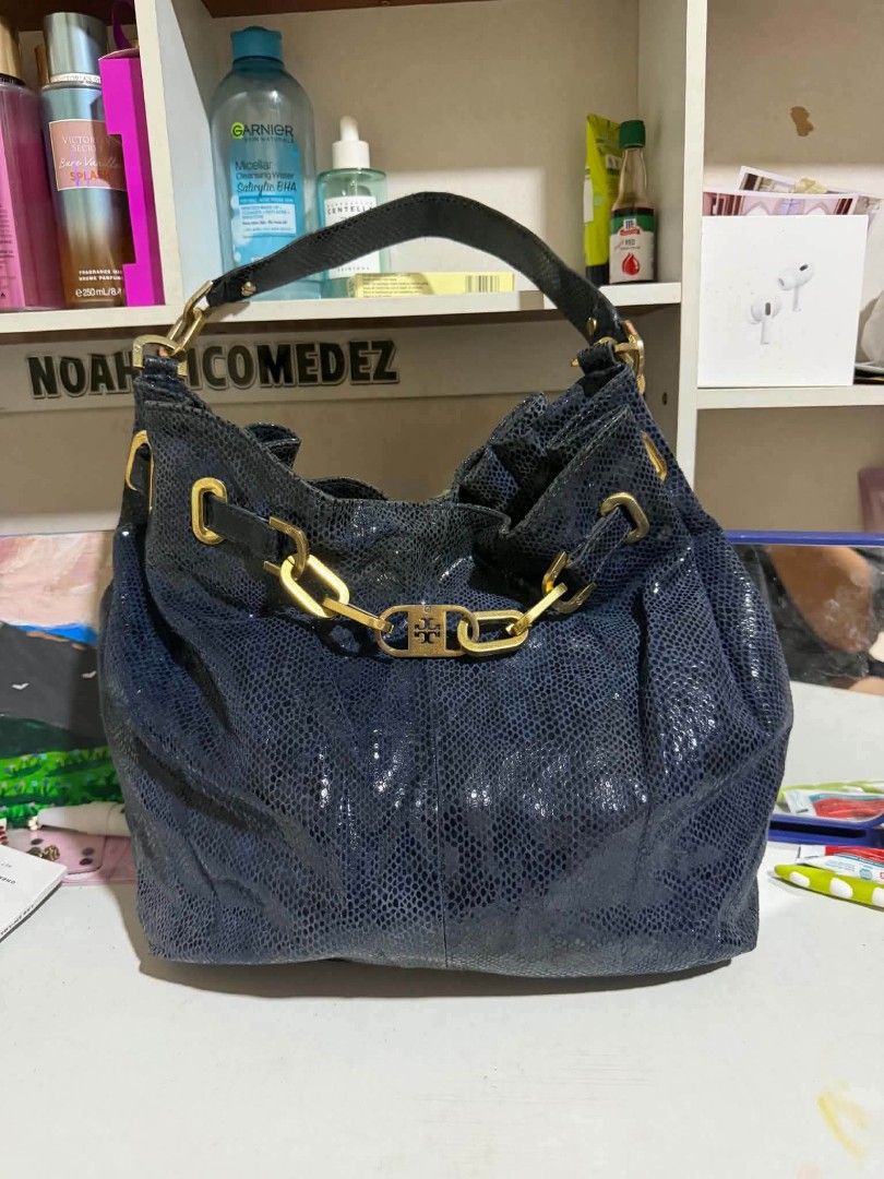 python-embossed leather hobo bag by Tory Burch (Category: Shoulder Bags) located in Surigao. Submitted by lilowearph (Listing ID 1460943076, Image 1). Description: .