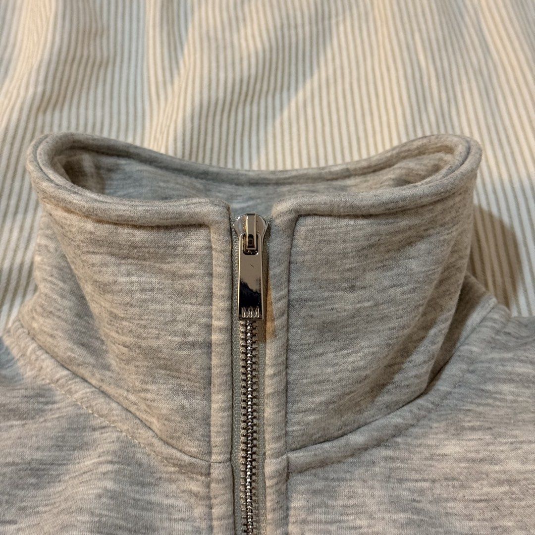 QUARTER HALF ZIP SWEATER (Category: Coats, Jackets and Outerwear) located in Cabanatuan. Submitted by geleen.declutter (Listing ID 1461059762, Image 3). Description: Size XS Length - 23in Width - 21in Sleeves - 21in Thick cotton fabric but not heavy Side pockets Metal Zipper RFS: Only used once for photo shoot. need funds.