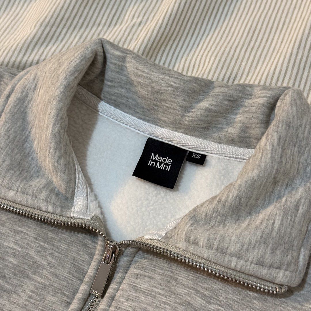 QUARTER HALF ZIP SWEATER (Category: Coats, Jackets and Outerwear) located in Cabanatuan. Submitted by geleen.declutter (Listing ID 1461059762, Image 2). Description: Size XS Length - 23in Width - 21in Sleeves - 21in Thick cotton fabric but not heavy Side pockets Metal Zipper RFS: Only used once for photo shoot. need funds.