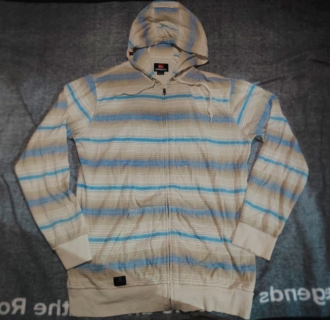 Quicksilver full zip hoodie jacket (Category: Hoodies) located in San Fernando. Submitted by vincentgomez (Listing ID 1460998501, Image 1). Description: Quicksilver full zip hoodie jacket -Dimes 23 x 30 -XL on tag -Good Condition -Authentic La Union 📍 DM FOR MORE INFO IF INTERESTED ‼️.