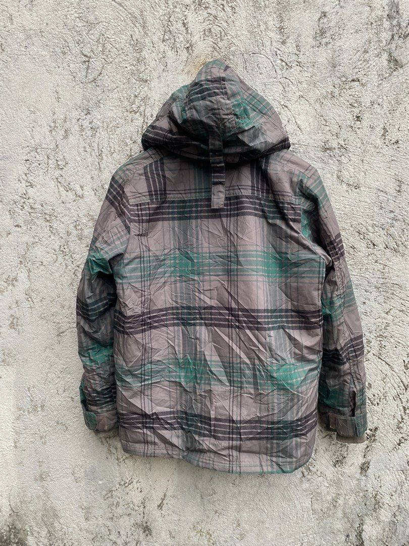 QUIKSILVER OUTDOOR JACKET (Category: Activewear) located in Cavite. Submitted by thrift_sum_mo (Listing ID 1461016836, Image 2). Description: YOUTH SIZE XL SA ADULT SIZE ( SMALL - MEDIUM ).
