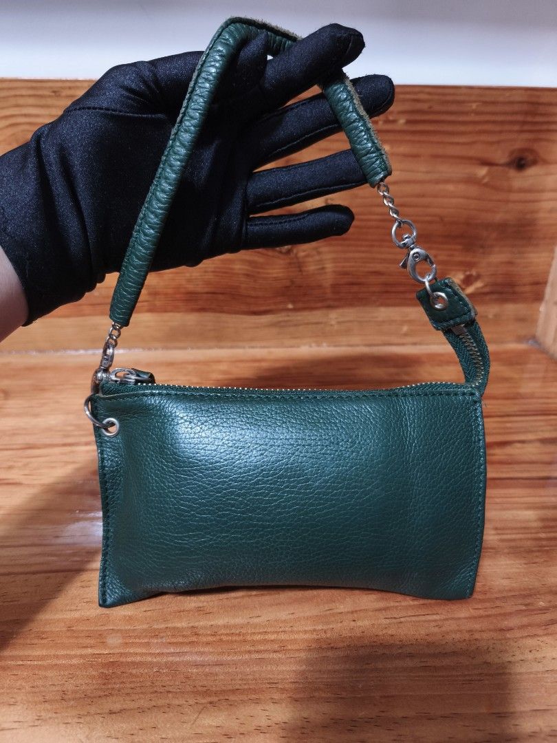 Rabeanco wristlet pochette bag (Category: Purses & Pouches) located in Baguio. Submitted by queenlyne_vintage_rare_finds (Listing ID 1461024969, Image 1). Description: .