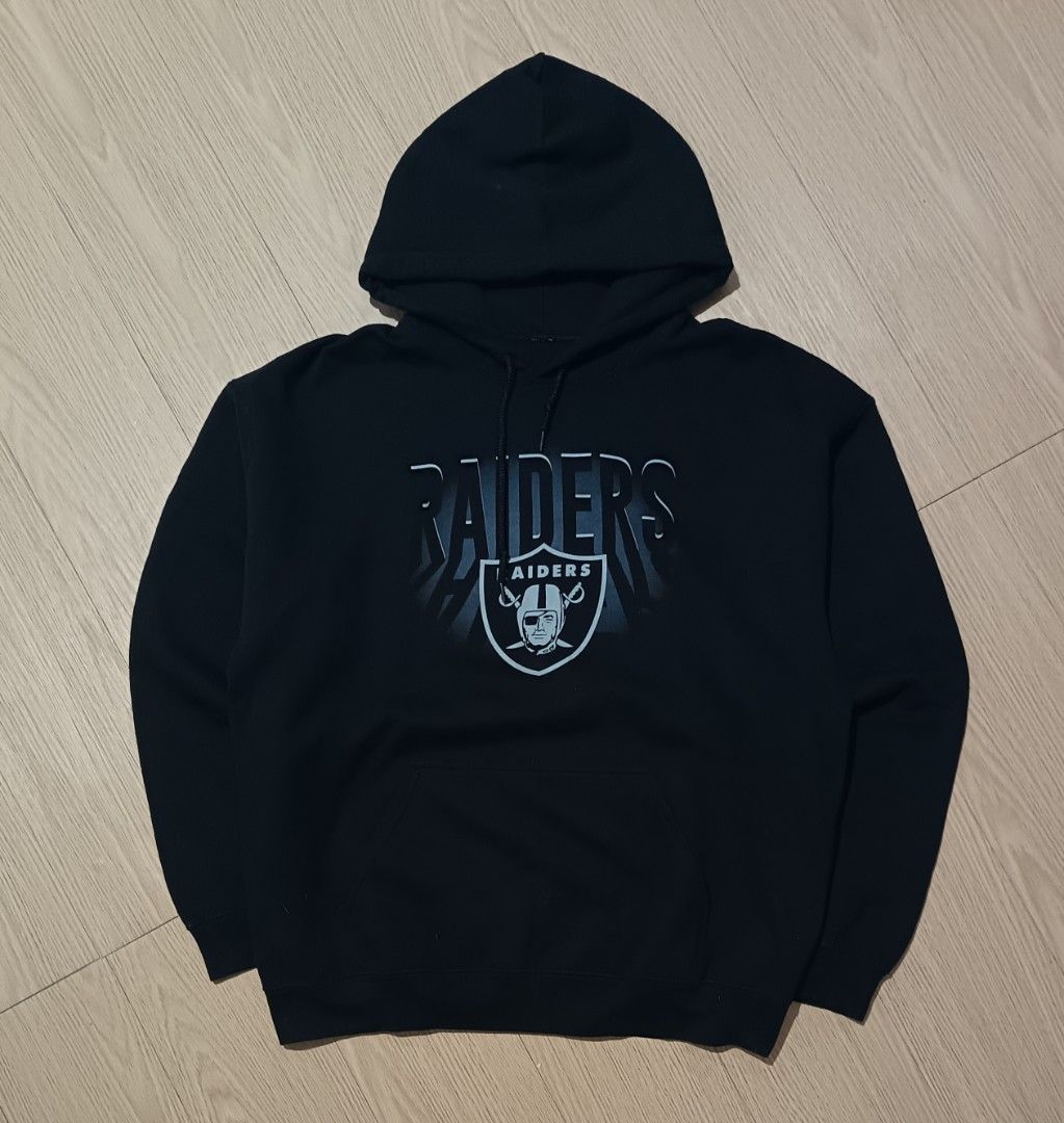 RAIDERS BLACK HOODIE (Category: Hoodies) located in Cavite. Submitted by marcuz.lifestyle (Listing ID 1461072710, Image 2). Description: RAIDERS BLACK HOODIE SIZE:LARGE ON TAG WIDTH:23 LENGTH:27 VERRYGOOD CONDITION NO ISSUE COLOR RATE:9.5/10 MOP:GCASH DELIVERY COURIER:JNT LOCATION:IMUS CAVITE.