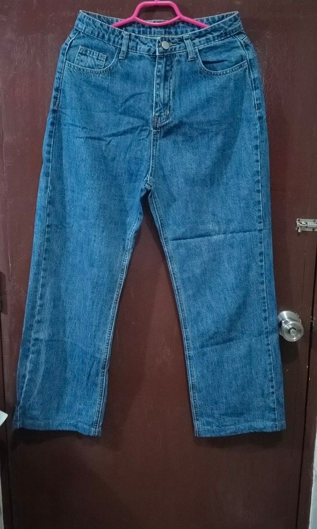 Random Wide Leg Jeans (Category: Jeans) located in Manila. Submitted by friperie. (Listing ID 1461020487, Image 1). Description: Disclaimer: Product Color May Slightly Vary Due to Photographic Lighting Sources or Your Monitor Settings Dm for other pictures or details..