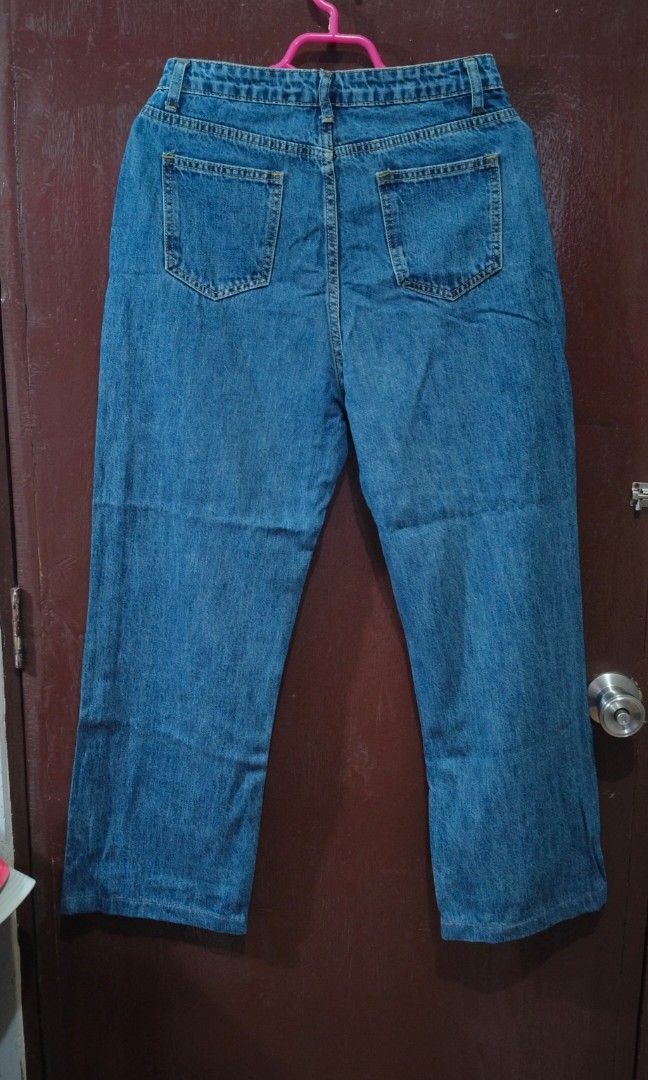 Random Wide Leg Jeans (Category: Jeans) located in Manila. Submitted by friperie. (Listing ID 1461020487, Image 2). Description: Disclaimer: Product Color May Slightly Vary Due to Photographic Lighting Sources or Your Monitor Settings Dm for other pictures or details..