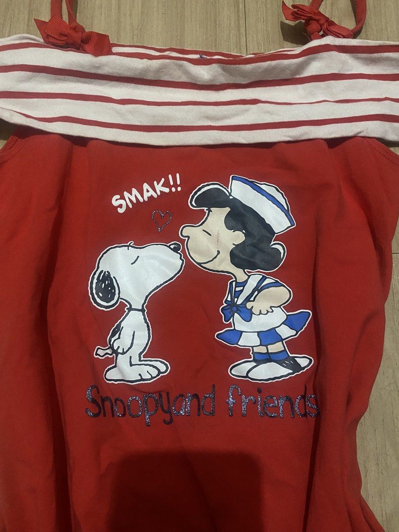 rare off shoulder snoopy top (Category: Others Tops) located in Manila. Submitted by cura.te (Listing ID 1461078475, Image 2). Description: .