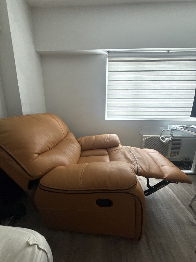 Reclining Chair (Category: Sofas) located in Quezon City. Submitted by mermer1010 (Listing ID 1460945183, Image 2). Description: Bought it for 28k Very comfy!! Super. Wouldn’t want to get rid of it but super sikip na sa room.