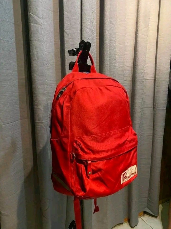 Red New Balance Backpack (Category: Backpacks) located in Manila. Submitted by louiefinds26 (Listing ID 1461021916, Image 2). Description: Color rate 10/10 Good as new Padala from abroad Super ganda pa.