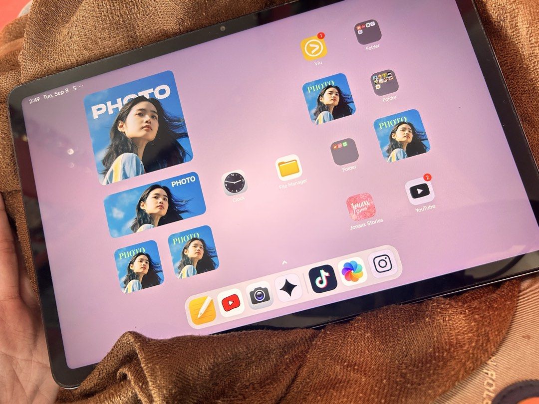 Redmi Pad 2 8GB ROM + 256GB (Category: Cases & Sleeves) located in Caloocan City. Submitted by gianginxnx (Listing ID 1461115121, Image 3). Description: Good for studying and taking notes Good for gaming Smooth & fully functional Xiaomi Hyper OS No sim slot Minimal dents from normal use No box included — unit only (free case) can nego for sure buyer.