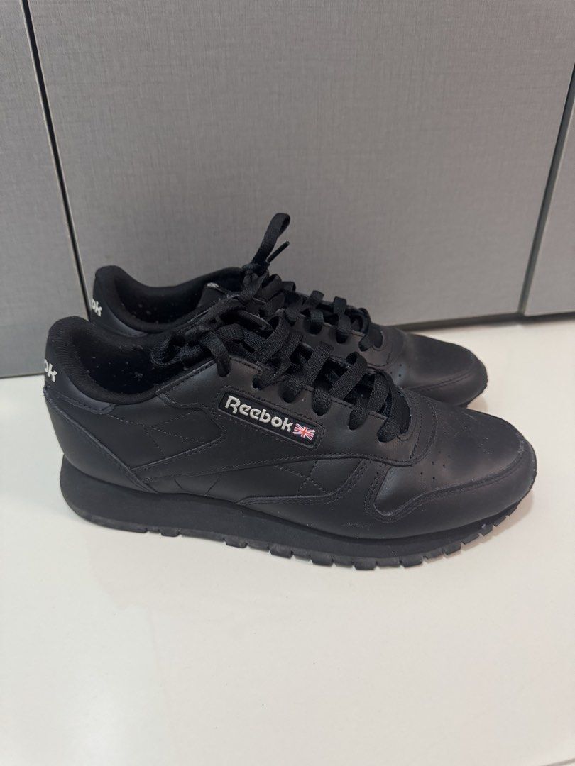 Reebok Classic Leather Sneakers Black (Category: Sneakers) located in Pasig City. Submitted by poppi07 (Listing ID 1461016974, Image 1). Description: - Classic black Reebok sneakers - Genuine leather upper - Secure lace-up closure - Soles show minor wear, but offer plenty of grip - Made in Vietnam - Ideal for everyday wear.