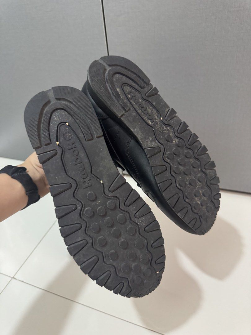 Reebok Classic Leather Sneakers Black (Category: Sneakers) located in Pasig City. Submitted by poppi07 (Listing ID 1461016974, Image 3). Description: - Classic black Reebok sneakers - Genuine leather upper - Secure lace-up closure - Soles show minor wear, but offer plenty of grip - Made in Vietnam - Ideal for everyday wear.