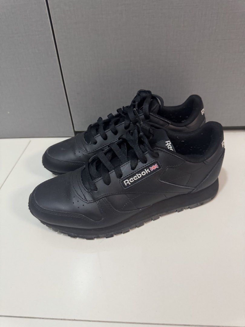 Reebok Classic Leather Sneakers Black (Category: Sneakers) located in Pasig City. Submitted by poppi07 (Listing ID 1461016974, Image 2). Description: - Classic black Reebok sneakers - Genuine leather upper - Secure lace-up closure - Soles show minor wear, but offer plenty of grip - Made in Vietnam - Ideal for everyday wear.
