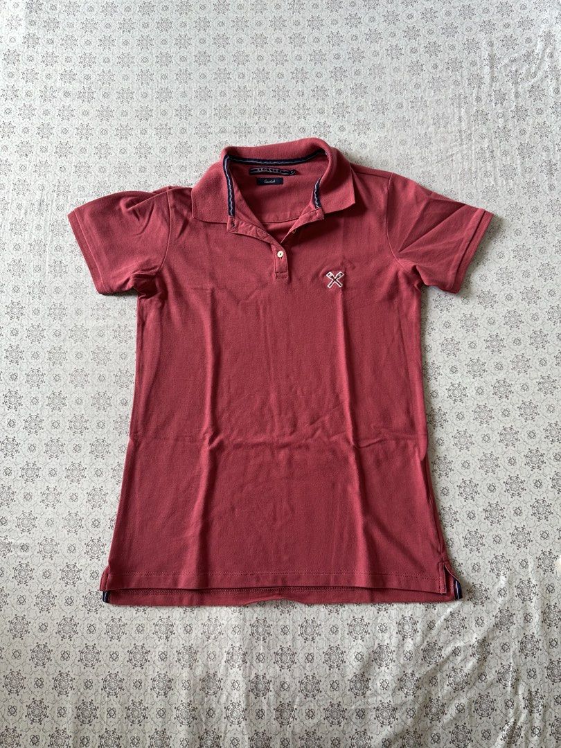 Regatta Essentials Red Polo Shirt (Category: Shirts) located in Quezon City. Submitted by 4k_cam (Listing ID 1460964047, Image 1). Description: - Regatta Essentials polo shirt - Vibrant red color - Embroidered Regatta logo on chest - Striped detail on collar - Button closure at the neck - Ideal for casual everyday wear.
