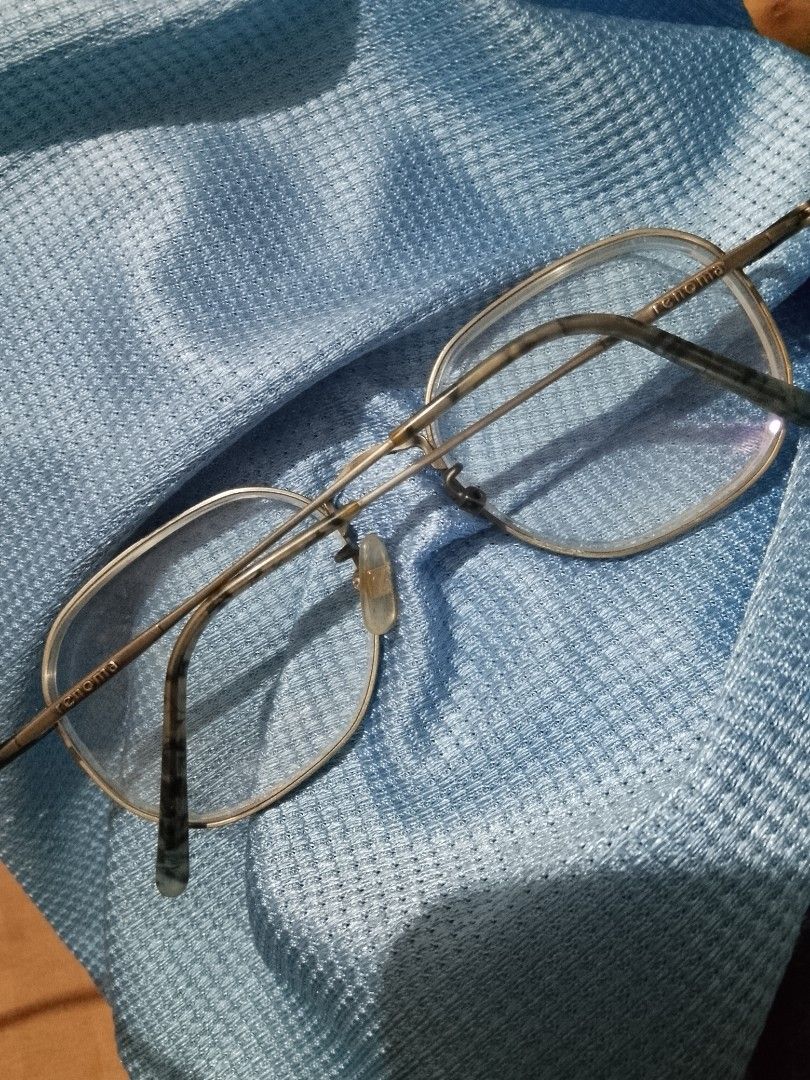 Renoma Paris Eyeglasses Frame (Category: Sunglasses & Eyewear) located in Quezon City. Submitted by theoneshop1 (Listing ID 1461013046, Image 1). Description: - Brand: Renoma Paris - Material: Silver-toned metal - Lens Shape: Oval - Suitability: Good for prescription lenses.
