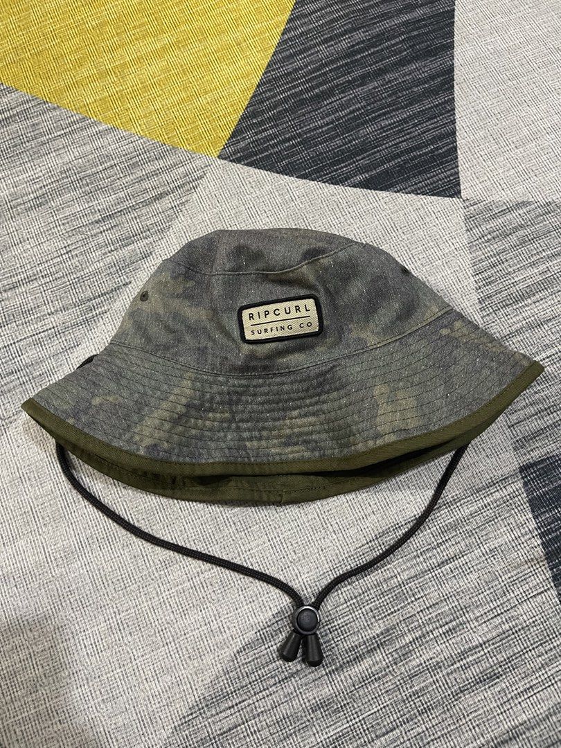 Ripcurl reversible bucket hat (Category: Caps & Hats) located in Taytay. Submitted by ekselentekondisyon (Listing ID 1461056239, Image 1). Description: Ripcurl reversible bucket hat Excellent condition Cut washtag No issue Best fit medium adult size W/lace Taytay rizal location.