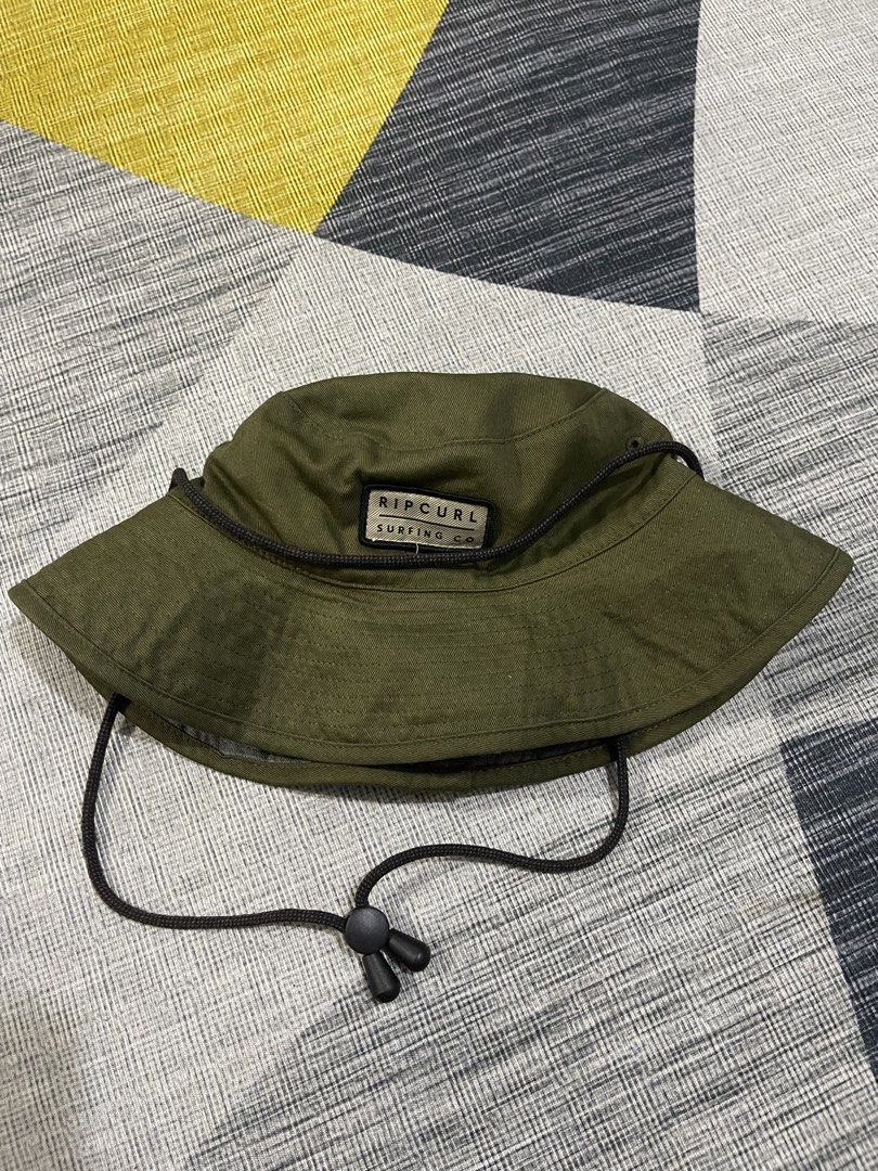 Ripcurl reversible bucket hat (Category: Caps & Hats) located in Taytay. Submitted by ekselentekondisyon (Listing ID 1461056239, Image 2). Description: Ripcurl reversible bucket hat Excellent condition Cut washtag No issue Best fit medium adult size W/lace Taytay rizal location.