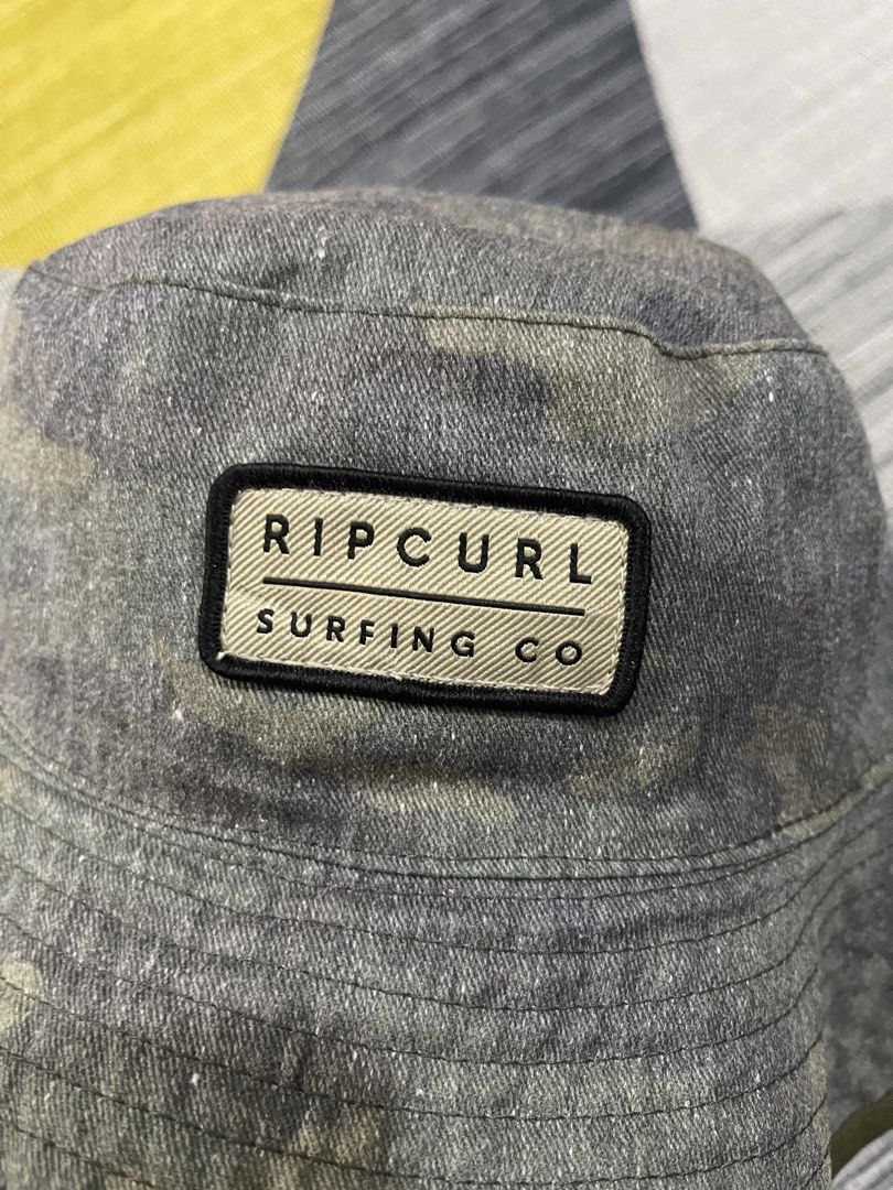 Ripcurl reversible bucket hat (Category: Caps & Hats) located in Taytay. Submitted by ekselentekondisyon (Listing ID 1461056239, Image 3). Description: Ripcurl reversible bucket hat Excellent condition Cut washtag No issue Best fit medium adult size W/lace Taytay rizal location.