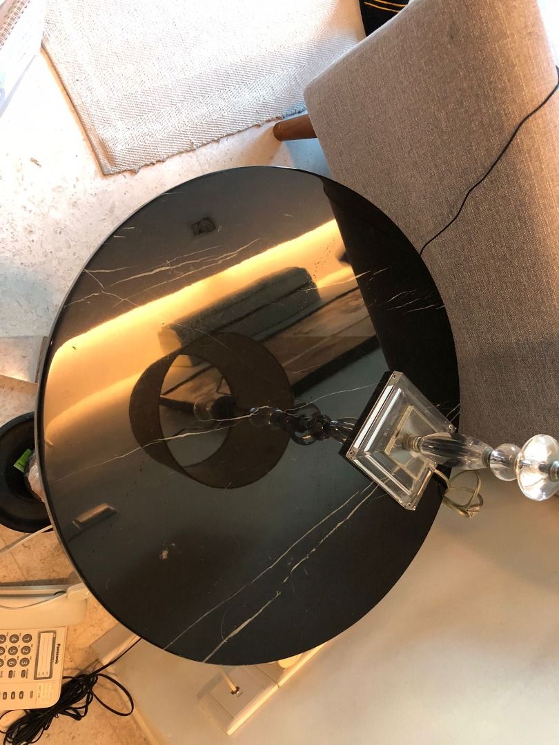 Round Table (Category: Tables & Sets) located in Singapore. Submitted by keshvan3 (Listing ID 1461004549, Image 2). Description: 600mm very good condition price excludes delivery.