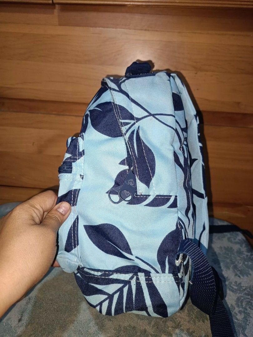 Roxy Kids Back Pack (Category: Backpacks) located in Baguio. Submitted by roselleshiddentreasures13384 (Listing ID 1460938747, Image 3). Description: 🌸Canvass Material 🌸No Major Issue 🌸Normal Signs Of Use Only 📏Small Size 🖼️Check All Photos For Other Details 🌸Limit Your Expectation The Item Is Preloved From Ukay ❌No Return No Exchange. ❗.