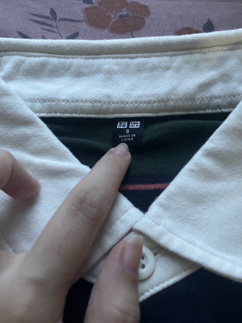 RUSH Uniqlo Green Striped Polo (Category: Tshirts & Polo Shirts ) located in Manila. Submitted by 14starchaser (Listing ID 1460959847, Image 2). Description: bought for ₱990 brand new, worn twice mop - gcash (payo mod - lalamove (buyer will shoulder sf).