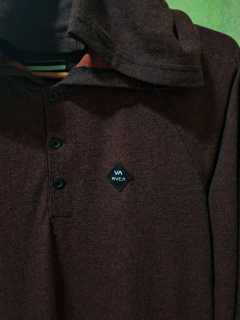 RVCA Hoodie (Category: Hoodies) located in Mabalacat. Submitted by jhaycore05 (Listing ID 1461043743, Image 2). Description: - Brand: RVCA - Color: Burgundy and Black Marled - Fit: Regular - Size: Medium ( 22x29) - excellent condition - Features: Front pocket, button closure at neck, ribbed cuffs, ribbed hem - missing hoodie lace .