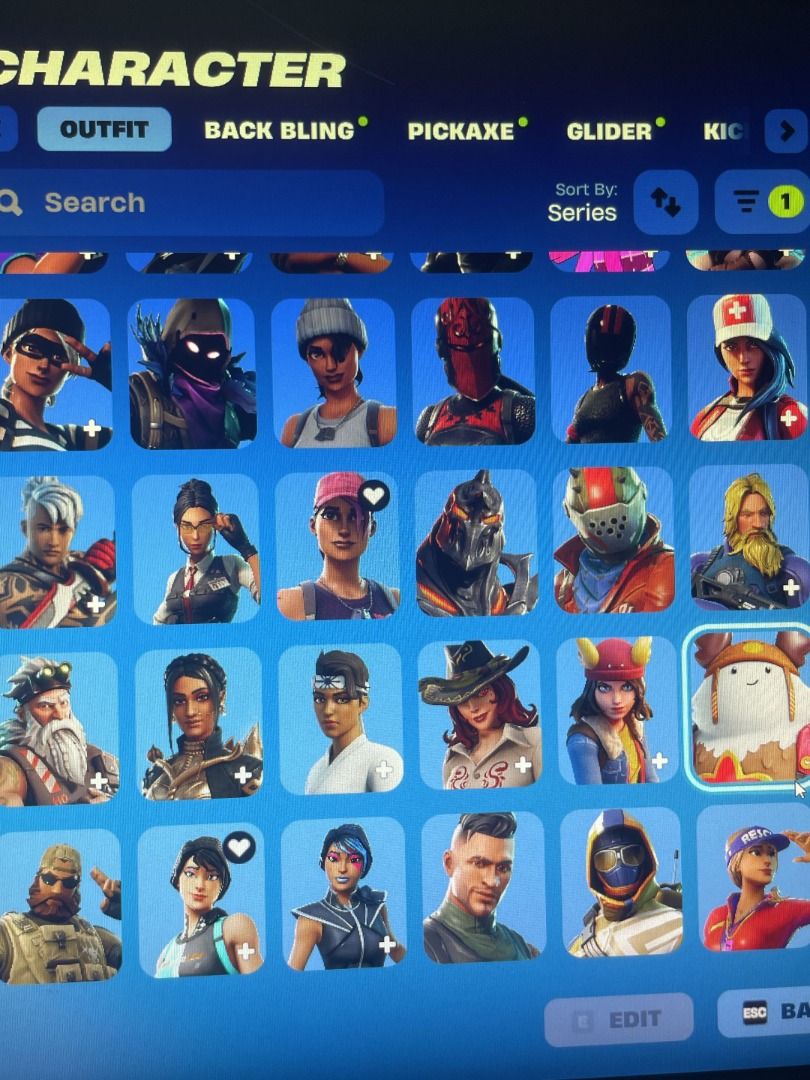 S3 FORTNITE ACCOUNT ( EPIC GAMES ) （分類：遊戲禮物卡及帳戶）位於 Hong Kong。 由 einialee 提交（商品編號 1461043612，圖片 2）。簡介： INCLUDES PICKAXES,BACKBLING,GLIDERS ETC PM FOR MORE INFO PRICE NEGOTIABLE。