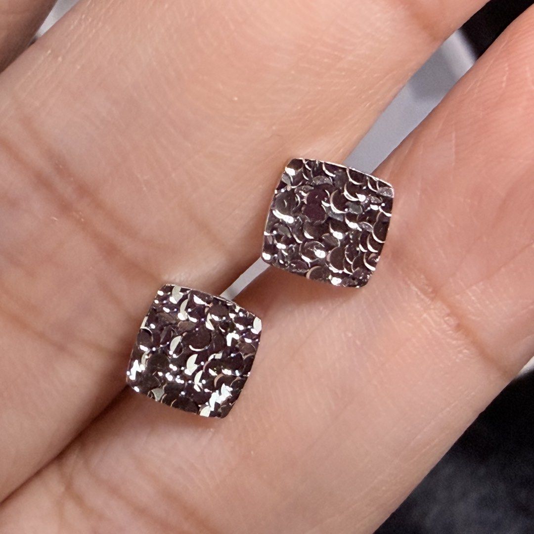 S925 Accessories (Category: Earrings) located in Cavite. Submitted by jahnnan07 (Listing ID 1461005488, Image 3). Description: Lab Grown Dias, Moissanite.