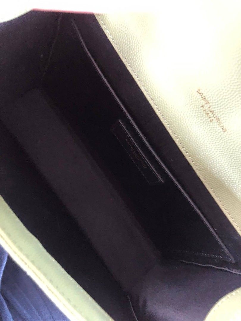 Sage Green (Category: Luxury Bags & Wallets) located in Ozamiz City. Submitted by kapesteba112457 (Listing ID 1460958533, Image 2). Description: Evs Sent Lurant .Sage Green structure bag.on caviar leather 23cm ganda nitoo.. for only 7500❤. flawlesss pulido ..kasya long wallet.. selected preloved bag from japan/korea ...