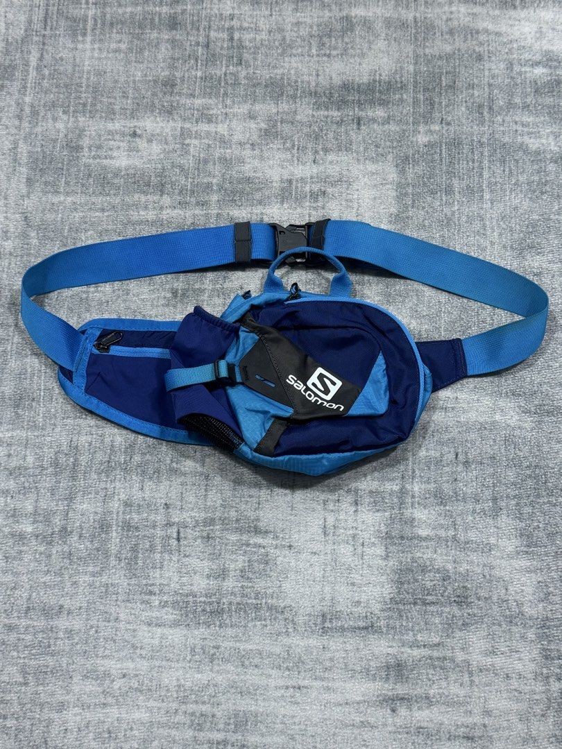 Salomon - Hydration Waist Belt Bag (Category: Belt bags, Clutches and Pouches) located in Manila. Submitted by members-only (Listing ID 1461078511, Image 2). Description: Salomon Hydration Waist Belt Bag Can also worn as shoulder bag Adjustable strap In good condition No major flaws Slight issue in puller (check pics) Authentic & Presentable.
