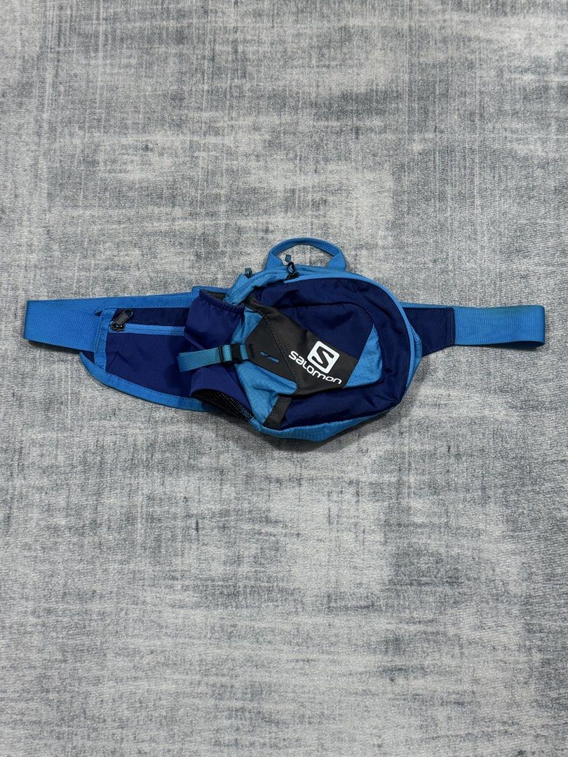 Salomon - Hydration Waist Belt Bag (Category: Belt bags, Clutches and Pouches) located in Manila. Submitted by members-only (Listing ID 1461078511, Image 1). Description: Salomon Hydration Waist Belt Bag Can also worn as shoulder bag Adjustable strap In good condition No major flaws Slight issue in puller (check pics) Authentic & Presentable.