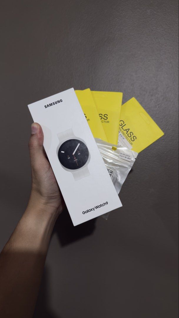 Samsung Galaxy Watch 9 40mm (Category: Wearables & Smart Watches) located in Quezon City. Submitted by keywayelih (Listing ID 1460934855, Image 1). Description: SELLING P17,500.00 Samsung Galaxy Watch 9 40mm - White -Brand New and Sealed -Bought from Samsung Store -With Free Screen Protectors and Clear Case MOP: GCash, Maya, Bank Transfer, Cash MOD: Grab, Lalamove, Borzo, Pick-Up Location: West Avenue, Quezon City.