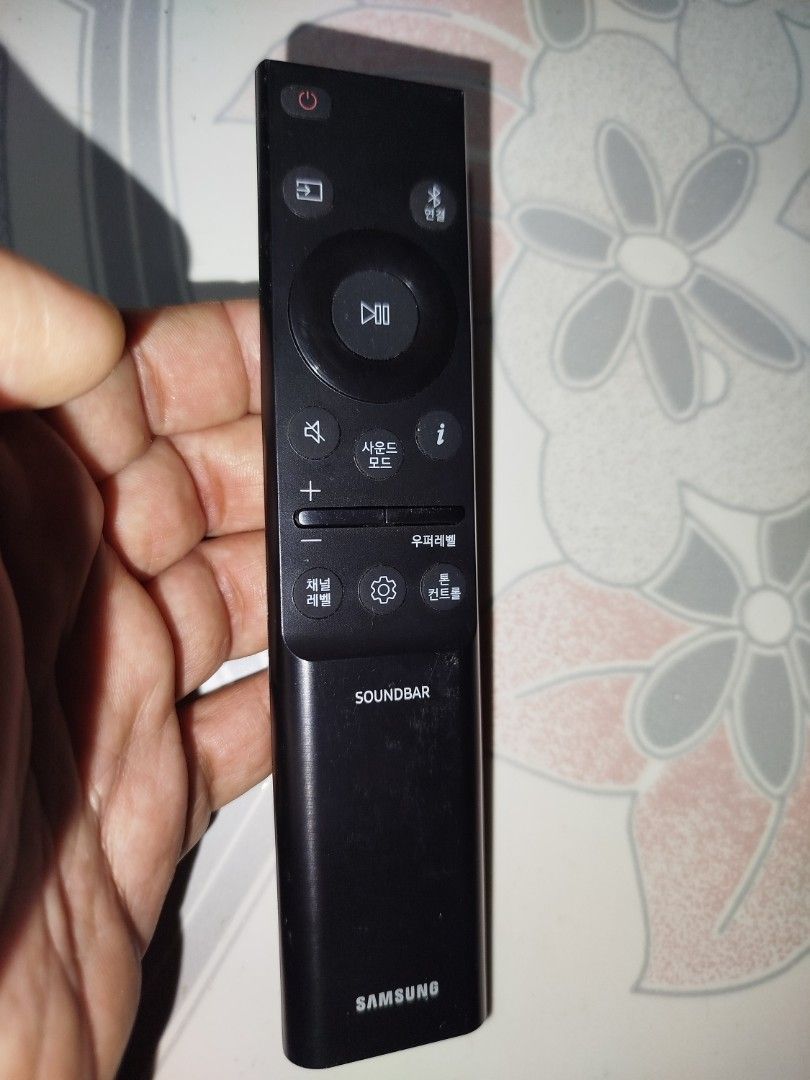Samsung Soundbar Remote Control (Category: Soundbars, Speakers & Amplifiers) located in Manila. Submitted by jojo.welter (Listing ID 1461090963, Image 1). Description: - Original Samsung soundbar remote - Compatible with most Samsung soundbars - Buttons are clear and responsive - Clean battery compartment - Shows minor scuffs from normal use - Tested and confirmed working.