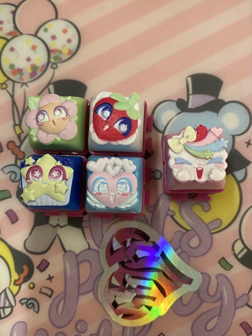 Season 1 Clickeez exclusives (Category: Designer & Blind Box Toys) located in Manila. Submitted by penneli (Listing ID 1461029178, Image 1). Description: Season 1 Clickeez Exclusives Sold separately 200 each Dm if u want to buy the full set no scratches, good condition great for Clickeez collectors Lalamove for delivery Gcash for payment .