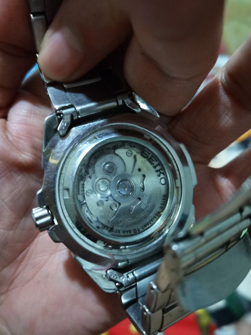 Seiko 5 Sports Automatic 100M Watch (Category: Men's Watches) located in Pasay City. Submitted by zildsebas (Listing ID 1461007402, Image 2). Description: - Seiko 5 Sports Automatic Watch - Water Resistant: 10 Bar / 100 Meters - Dial: Silver with Day and Date Function - Bracelet: Stainless Steel.