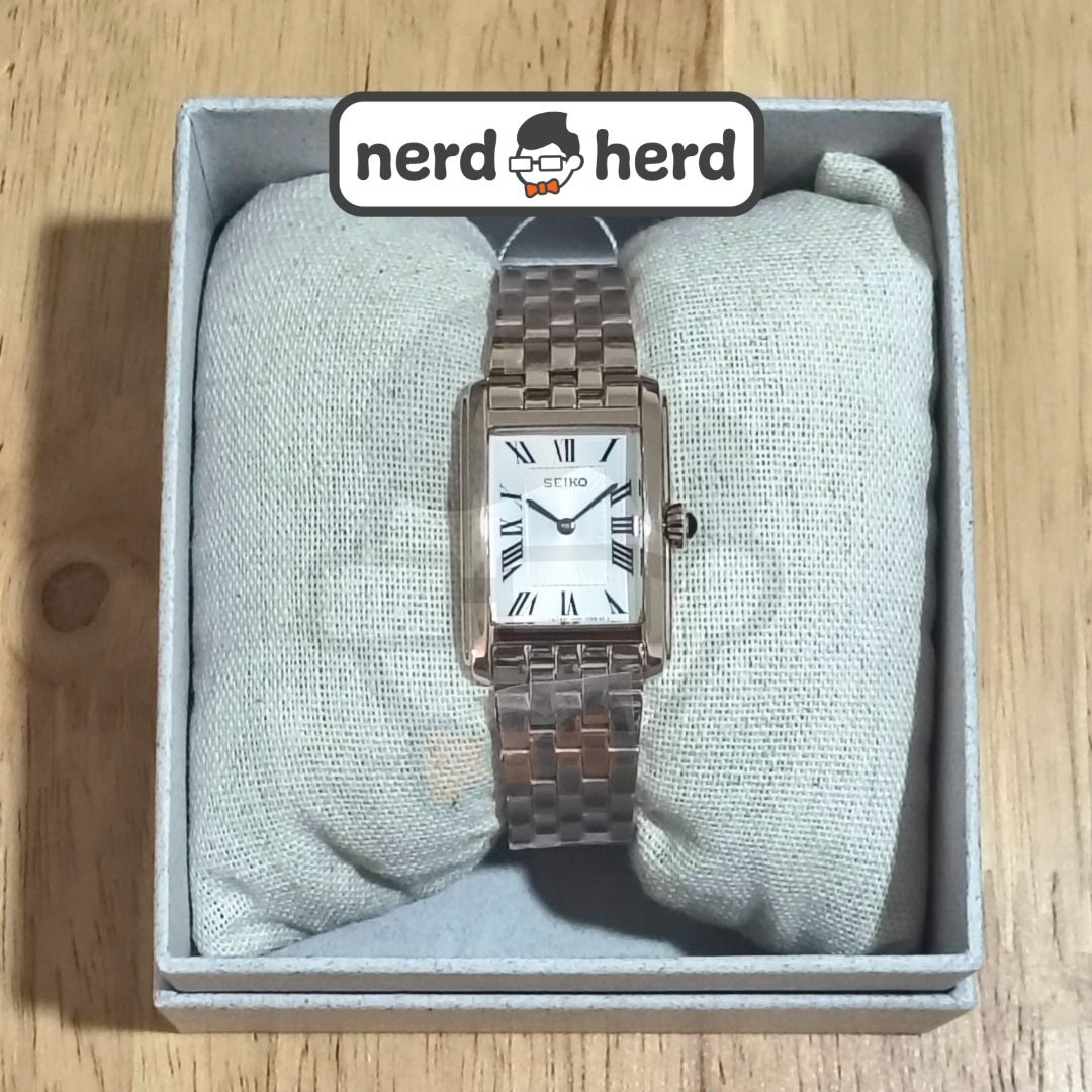 Seiko Essentials HGG002 Rose Gold (Category: Women's Watches) located in Quezon City. Submitted by nerd_herd (Listing ID 1461005726, Image 2). Description: Seiko Essentials HGG002 Rose Gold Complete boxed set Brand New with stickers, tags ⚡FREE Same day COD within M.M. via in-house riders 🚚Provincial - LBC COP (any LBC branch) or COD Mode of Payment: 💵 Cash on delivery 🏦 Cash and Bank Transfer.