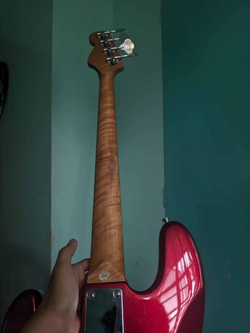 Selder bass 4string (Category: Musical Instruments) located in Cavite. Submitted by reymoises (Listing ID 1461016019, Image 2). Description: set up na, pwede sa maselan, may kasama ng aria na amp 110v (may transformer na din for the amp kaso need nyo pagawa yung plug nung mismong bass tho mura lang sya sa hardware naputol kasi).