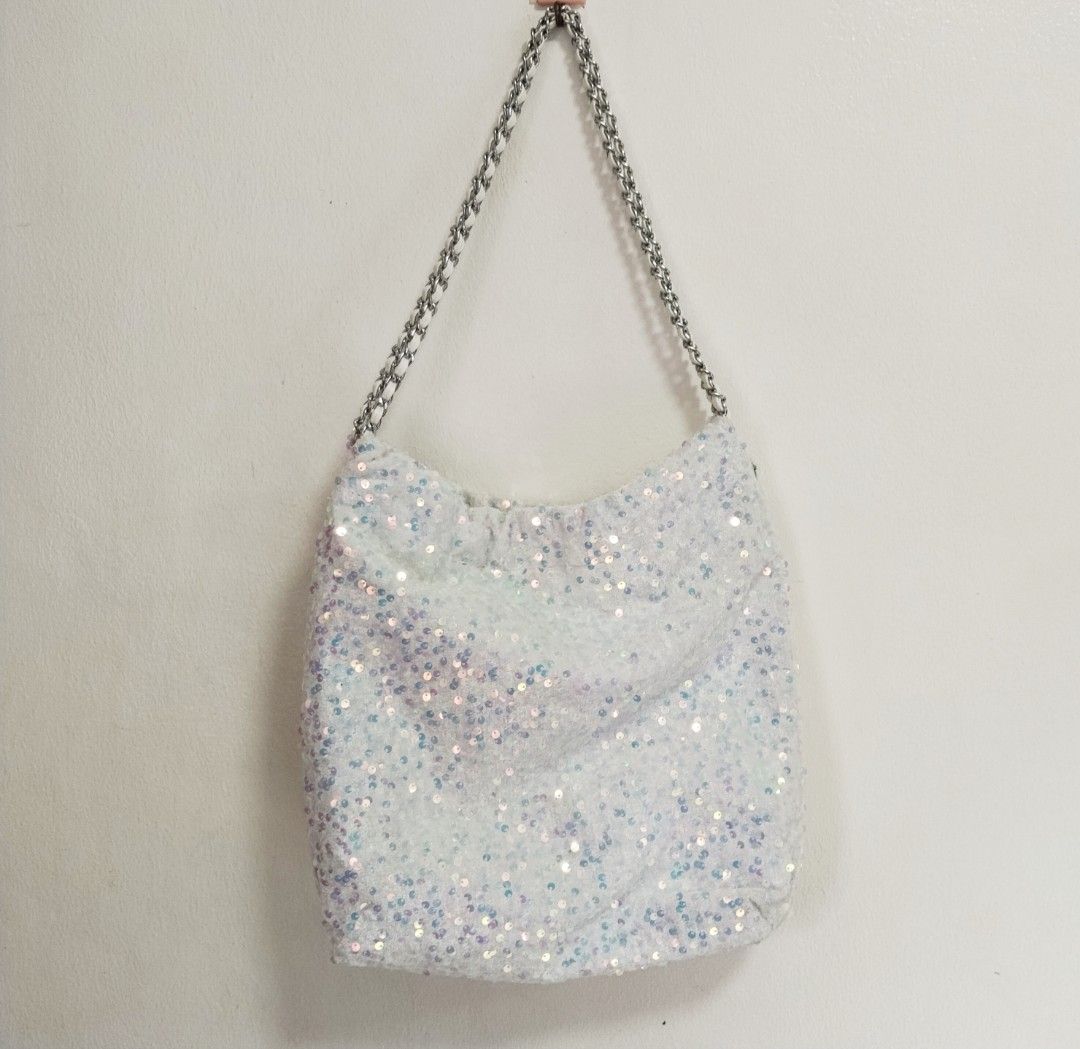 Sequin Shoulder Bag (Category: Shoulder Bags) located in Pateros City. Submitted by blashjunks.y2k (Listing ID 1460927430, Image 2). Description: SEQUIN SHOULDER BAG 350PHP MSG US.