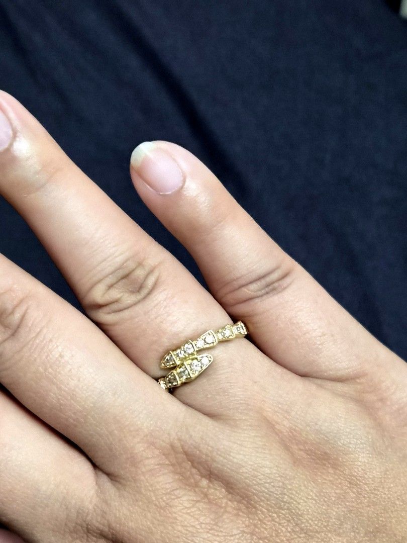 Serpentine Ring (Category: Rings) located in Marikina City. Submitted by 000christina000 (Listing ID 1460943332, Image 2). Description: 0.50ct natural diamond 18k gold setting Size 8 comes with lab certificate.