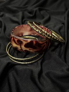 (Category: ) located in . Submitted by rosewood.collectionz (Listing ID 1461066738, Image 1). Description: .