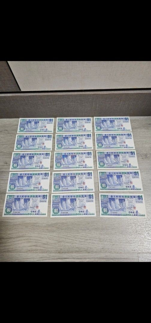 SG 1 dollar notes (Category: Currency) located in Singapore. Submitted by beststuff4sales88 (Listing ID 1461030607, Image 1). Description: selling all as a set, $100.