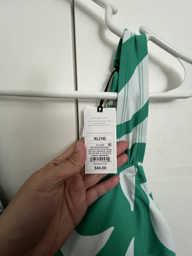 Shade & Shore Onepiece Swimsuit (Category: Bikinis & Swimsuits) located in Rizal. Submitted by dressn (Listing ID 1460999808, Image 3). Description: Shade & Shore Onepiece Swimsuit Size: XL (16) Brand new - Onhand (from US) With hygienic liner Full seat coverage Padded Adjustable straps .