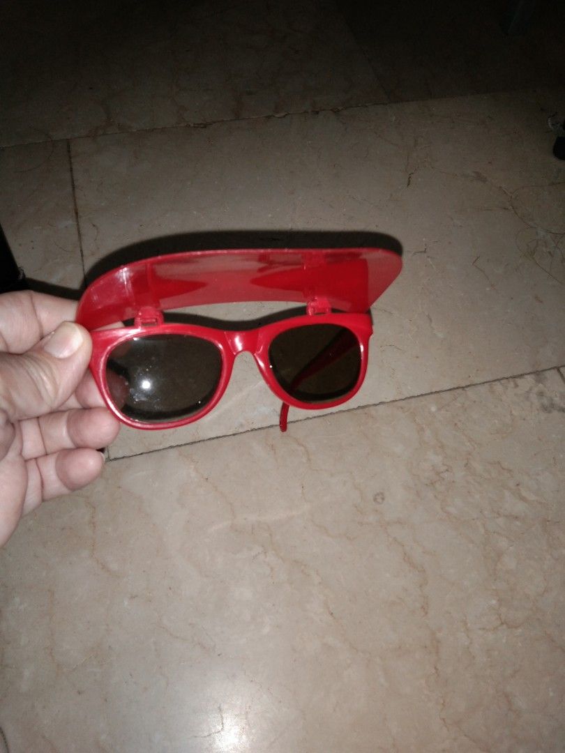 Shades with visor (Category: Other Babies Going Out Needs) located in Quezon City. Submitted by eidorableshop (Listing ID 1461006253, Image 2). Description: .