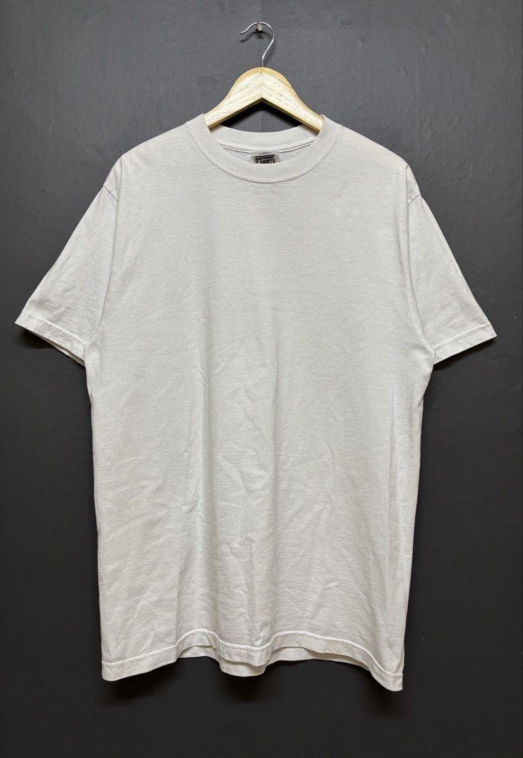 Shaka wear (Category: Tshirts & Polo Shirts ) located in Cavite. Submitted by staythrifted.23 (Listing ID 1460957911, Image 1). Description: Size : Large on 🏷️ Dimes : Length 30 Width 22 Condition : Like new Color rate : 9.8/10 Washed and ready to wear Issue : Ligth dirt stain ( washable ) Loc. Cavite We ship nationwide Payment first .