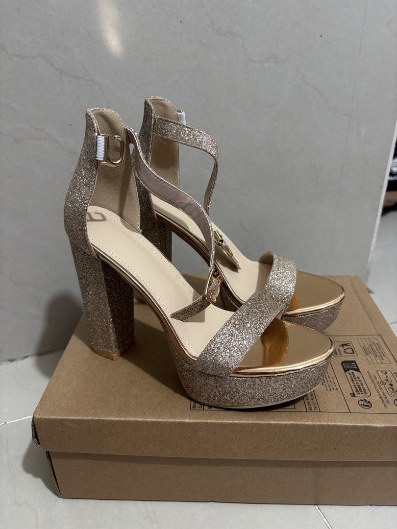 SHEIN Platform heels (Category: Heels) located in Manila. Submitted by declutterwithbeyuh (Listing ID 1460930827, Image 2). Description: never used.