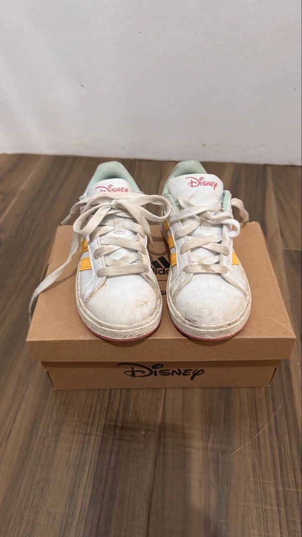 Shoes for Girls (Category: Babies & Kids Fashion) located in Makati City. Submitted by avsilj (Listing ID 1461050049, Image 1). Description: ₱1,200 take all (all authentic) Adidas Disney - US 11.5 (17.4cm) Toms - T30 US 12 (18cm) Vans - US 12 (17.5cm) in good condition pa lahat. rarely used. kailangan lang ng laba 😆🫧 can ship via JNT or if pag nasa Manila kami, we can lalamove/grab.