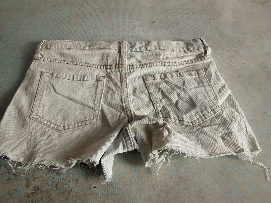 Shorts US BNEWTAG (FREE) (Category: Kids Wardrobes & Storage) located in Los Banos. Submitted by mania-62906 (Listing ID 1460936579, Image 1). Description: BNewtag. Ages 10-12 US Large Girls ( note: regular buyer you can get 3-4 free items provided that you shoulder the delivery. First time buyer just 1. The items will be donated to charity sometime if not taken).
