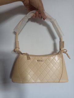 (Kategori: ) berada di . Dikirim oleh hilaz00 (ID iklan 1460999358, Gambar 1). Deskripsi: .
