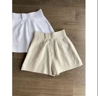 (Category: ) located in . Submitted by akh.closet (Listing ID 1461095867, Image 1). Description: .