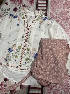 (Category: ) located in . Submitted by nurarisha (Listing ID 1461114225, Image 1). Description: .