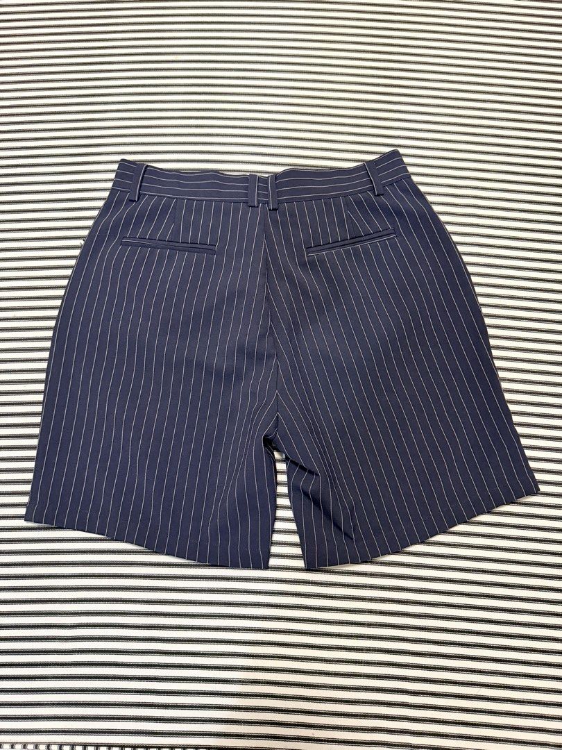 smyth shorts (Category: Shorts) located in Cavite. Submitted by mosesangelo (Listing ID 1461034542, Image 2). Description: - Condition: 9/10.